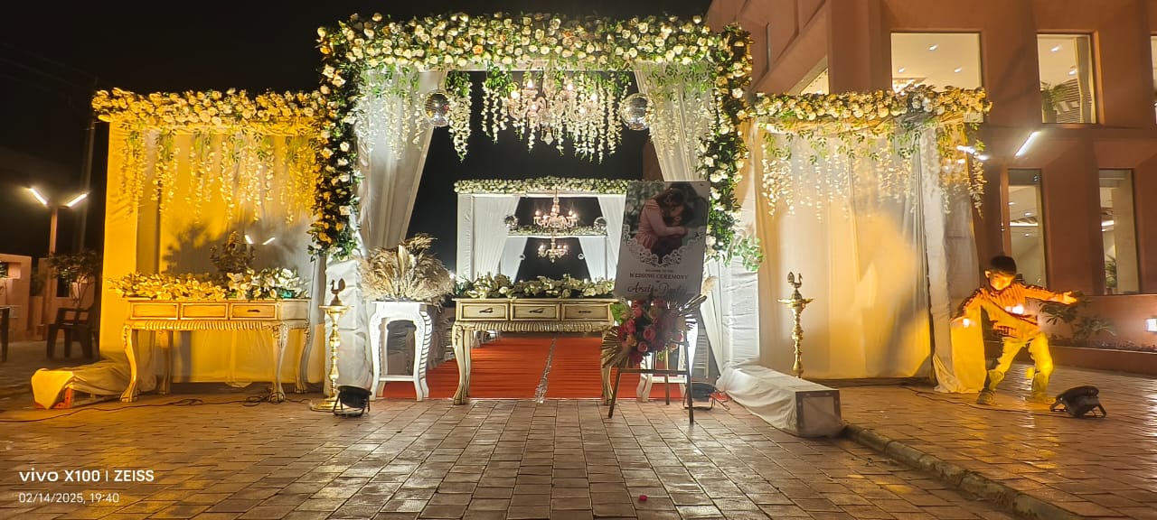 Gates Decor 2